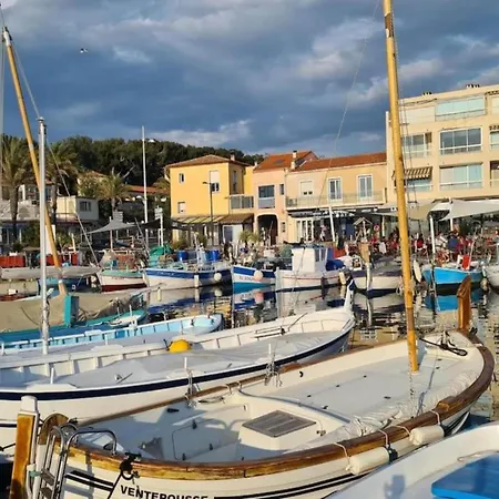 In Six Fours Les Plages With Terrace Six-Fours-les-Plages