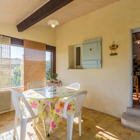 In Six Fours Les Plages With Terrace Holiday home Six-Fours-les-Plages