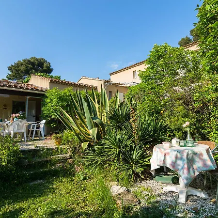 In Six Fours Les Plages With Terrace * Six-Fours-les-Plages