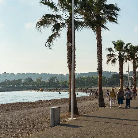 In Six Fours Les Plages With Terrace Holiday home Six-Fours-les-Plages